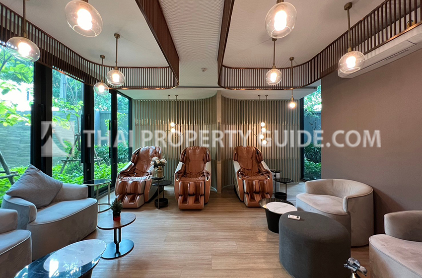 Apartment in New Petchburi 